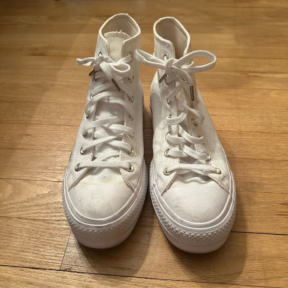 Platform Converse - image 1